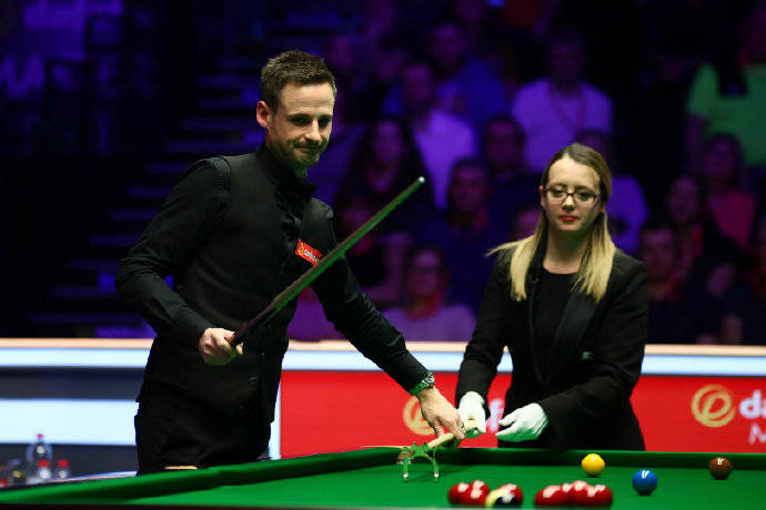 也是对球迷 也是对球迷